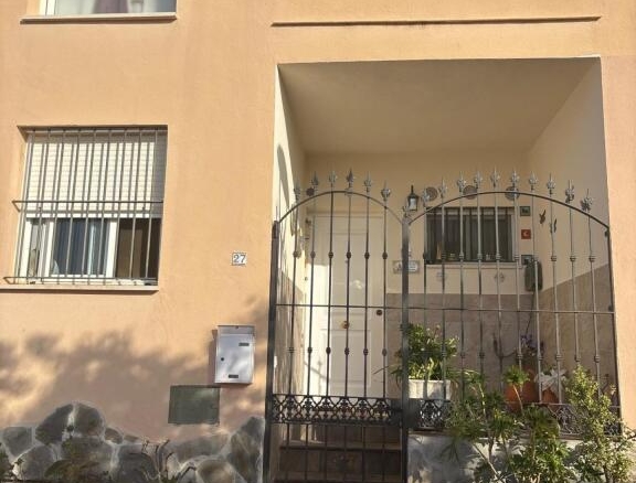 Imagen 1 de PRECIOSA CASITA ADOSADA EN LA ZONA DE CAMPOSOTO