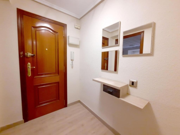 Imagen 2 de Alquiler larga duración de piso totalmente reformado.