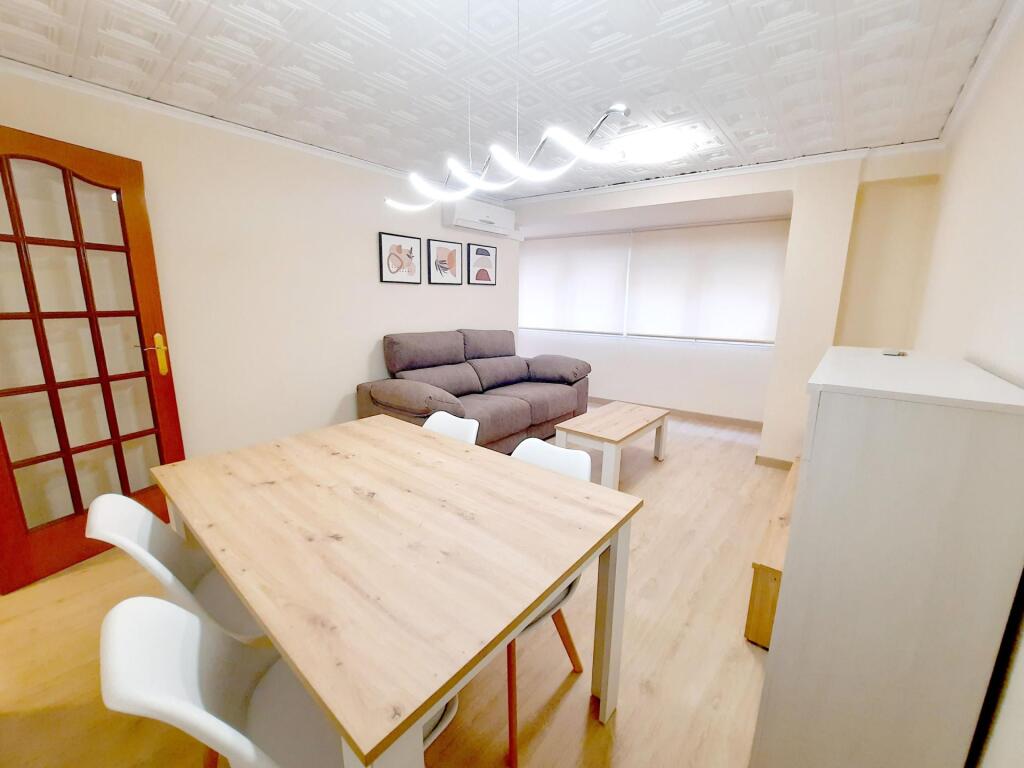 Imagen 4 de Alquiler larga duración de piso totalmente reformado.