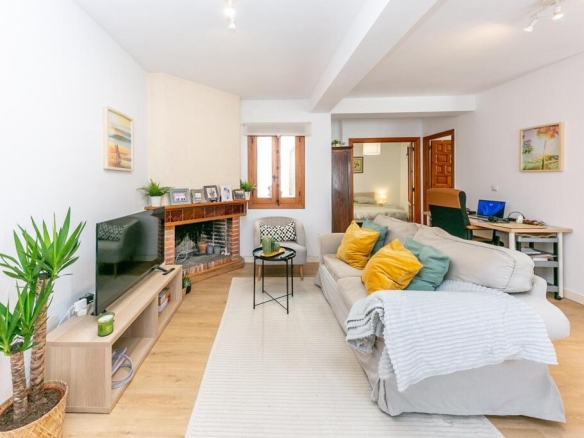 Imagen 2 de Encantador piso en el pintoresco Pueblo Andaluz de Torremuelle