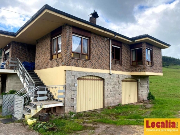 Imagen 3 de Amplia finca con chalet y anexos en Hazas de Cesto