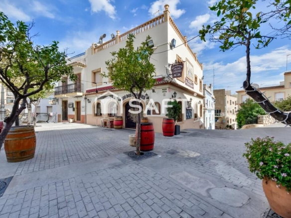 Imagen 2 de ¡Oportunidad de negocio en el casco antiguo de calpe! ¡A descubrir!