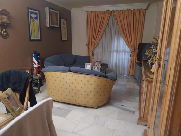 Imagen 3 de ESPECTACULAR PISO EN VENTA EN ESTEPONA.