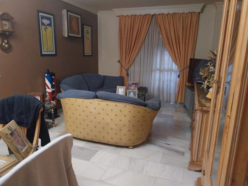 Imagen 3 de ESPECTACULAR PISO EN VENTA EN ESTEPONA.