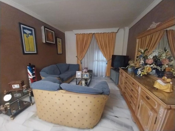 Imagen 4 de ESPECTACULAR PISO EN VENTA EN ESTEPONA.