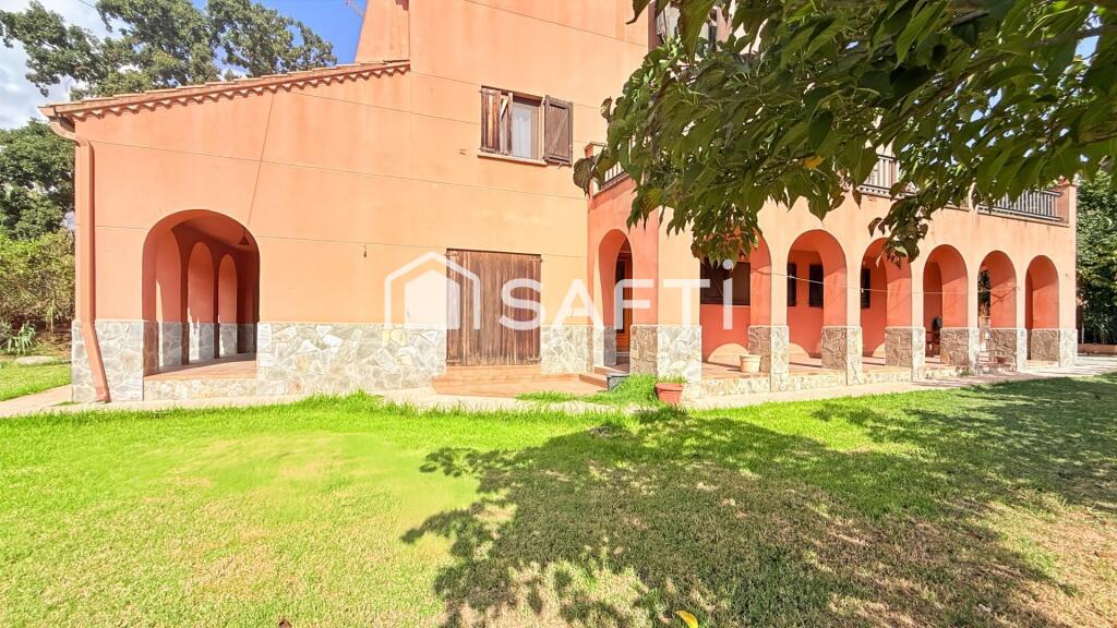 Imagen 2 de GRAN CASA ESTILO MASÍA-VILLA CATALANA CON DOS VIVIENDAS INDEPENDIENTES Imagen 2 de GRAN CASA ESTILO MASÍA-VILLA CATALANA CON DOS VIVIENDAS INDEPENDIENTES