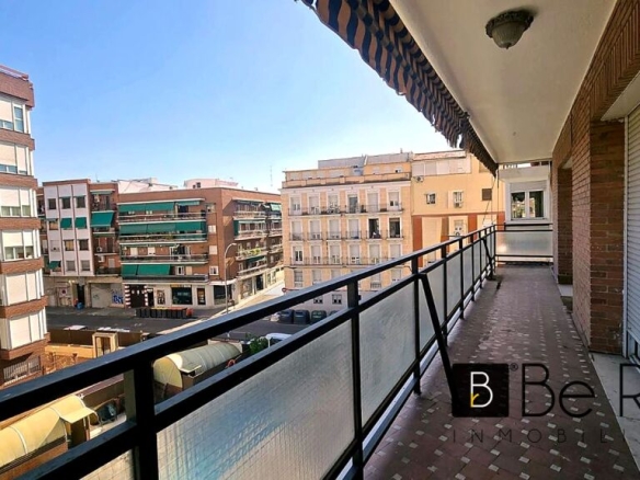 Imagen 4 de EN VENTA PISO CON TERRAZA A REFORMAR EN PUERTA DEL ÁNGEL (MADRID).