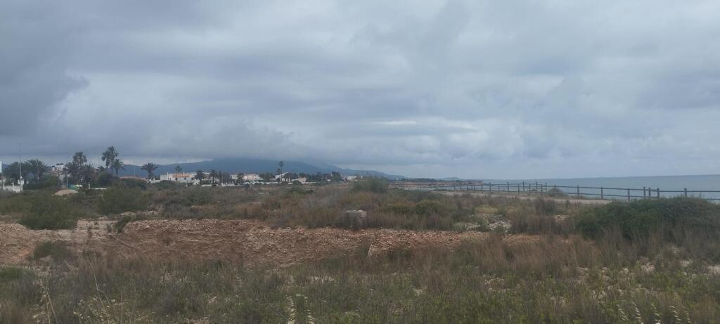 cerca de la playa de Vinaròs en una parcela de 1885 m2. Visítalo! cerca de la playa de Vinaròs en una parcela de 1885 m2. Visítalo!