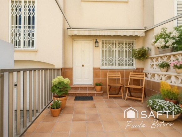 Imagen 2 de Amplia vivienda adosada en zona céntrica y tranquila.