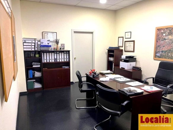 Imagen 3 de Local de tres niveles en centro de Palencia