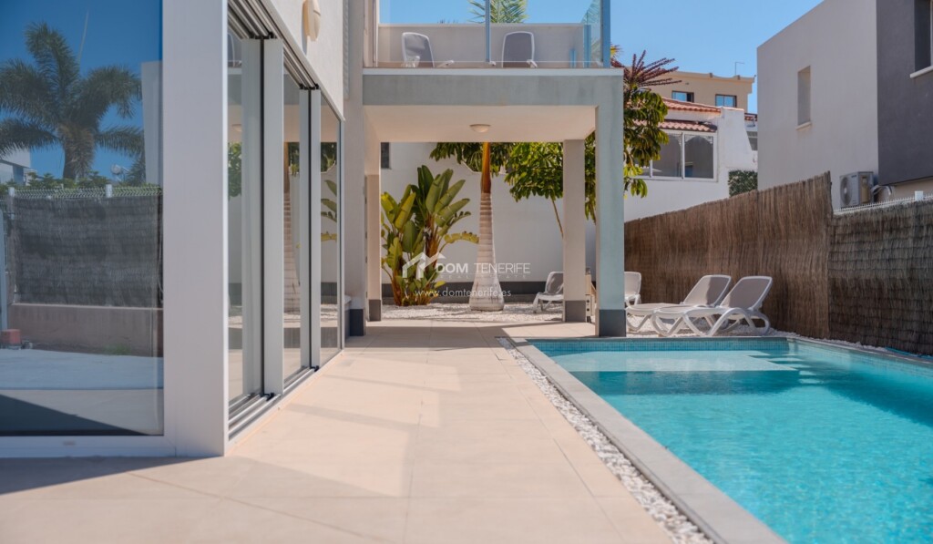 Imagen 4 de Casa-Chalet en Venta en Adeje Santa Cruz de Tenerife