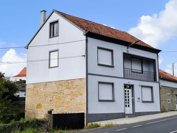 Imagen 2 de ¡Tu refugio junto al mar te espera en Porto do Son!