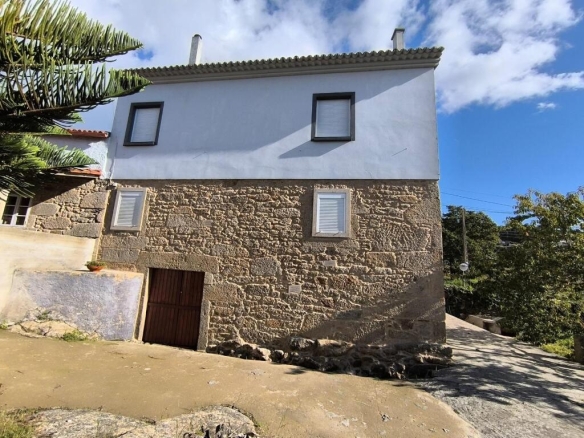 Imagen 3 de ¡Tu refugio junto al mar te espera en Porto do Son!