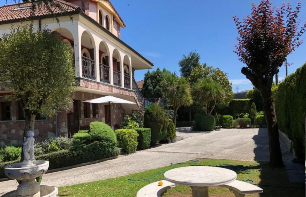 Imagen 2 de Casa-Chalet en Venta en Arguelles Asturias Imagen 2 de Casa-Chalet en Venta en Arguelles Asturias