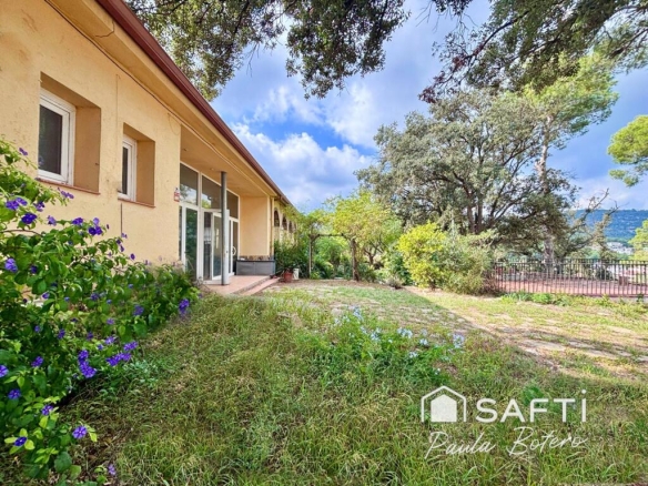 Imagen 3 de Masía única con proyecto de rehabilitación y licencias vigentes en el centro de Canyelles