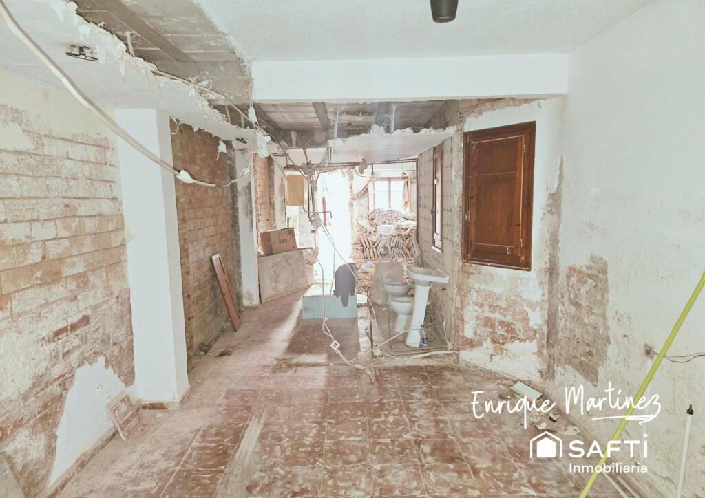 cerca de todo. cerca de todo.