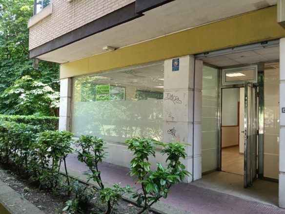 Imagen 1 de Amplio Local Comercial en Alquiler en el Corazón de Logroño