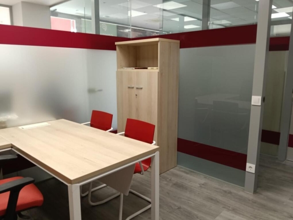 Imagen 2 de Moderno Despacho en Alquiler en Logroño - Portillejo - Valdegastea