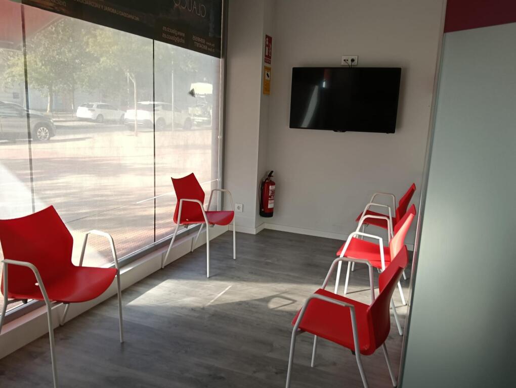 Imagen 3 de Moderno Despacho en Alquiler en Logroño - Portillejo - Valdegastea