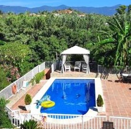 Imagen 1 de ESPECTACULAR CASA DE CAMPO CON 6 HABITACIONES Y PISCINA PRIVADA - El Club del Propietario Imagen 1 de ESPECTACULAR CASA DE CAMPO CON 6 HABITACIONES Y PISCINA PRIVADA