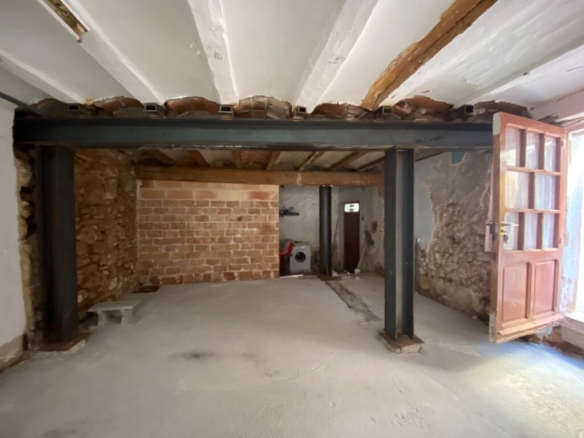 Imagen 3 de Casa esquinera con estructura reformada en Freginals