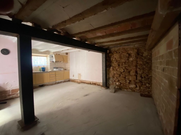 Imagen 4 de Casa esquinera con estructura reformada en Freginals