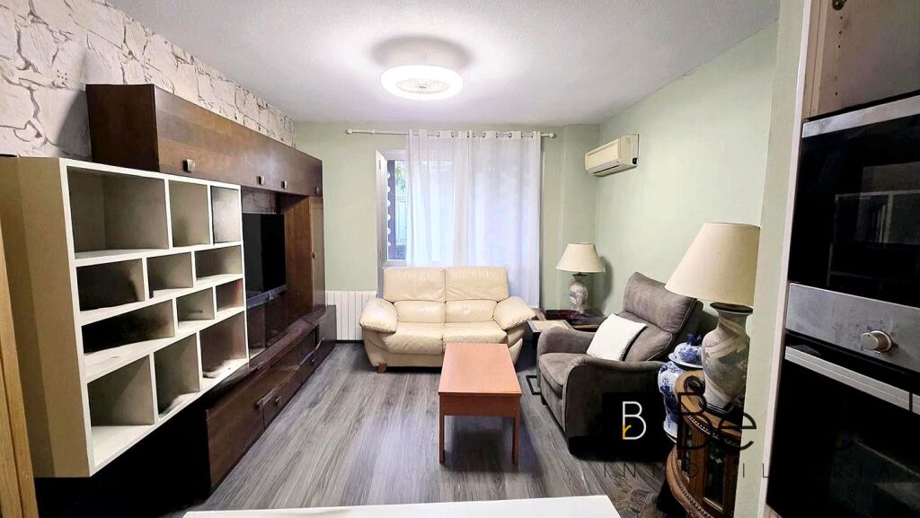 Imagen 2 de ¡EN VENTA! PISO CON 2 PLAZAS DE GARAJE Y TRASTERO EN VILLANUEVA DE LA CAÑADA. (MADRID)