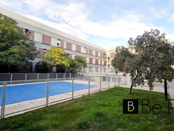 Imagen 1 de ¡EN VENTA! PISO CON 2 PLAZAS DE GARAJE Y TRASTERO EN VILLANUEVA DE LA CAÑADA. (MADRID)