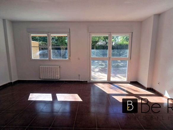 Imagen 1 de ¡EN ALQUILER! EXCELENTE CHALET PAREADO CON PARCELA DE 500M2 Y PISCINA COMUNITARIA EN LAS INFANTAS VALDEMORILLO - El Club del Propietario Imagen 1 de ¡EN ALQUILER! EXCELENTE CHALET PAREADO CON PARCELA DE 500M2 Y PISCINA COMUNITARIA EN LAS INFANTAS VALDEMORILLO