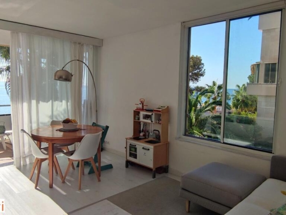 Imagen 3 de PISO CON VISTAS Y ACCESO DIRECTO AL MAR EN ILLETAS