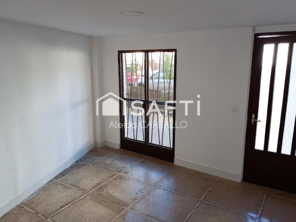 Imagen 2 de ¡¡Oportunidad Única!! Se vende Dúplex de 2 viviendas en el centro de Granadilla de Abona.