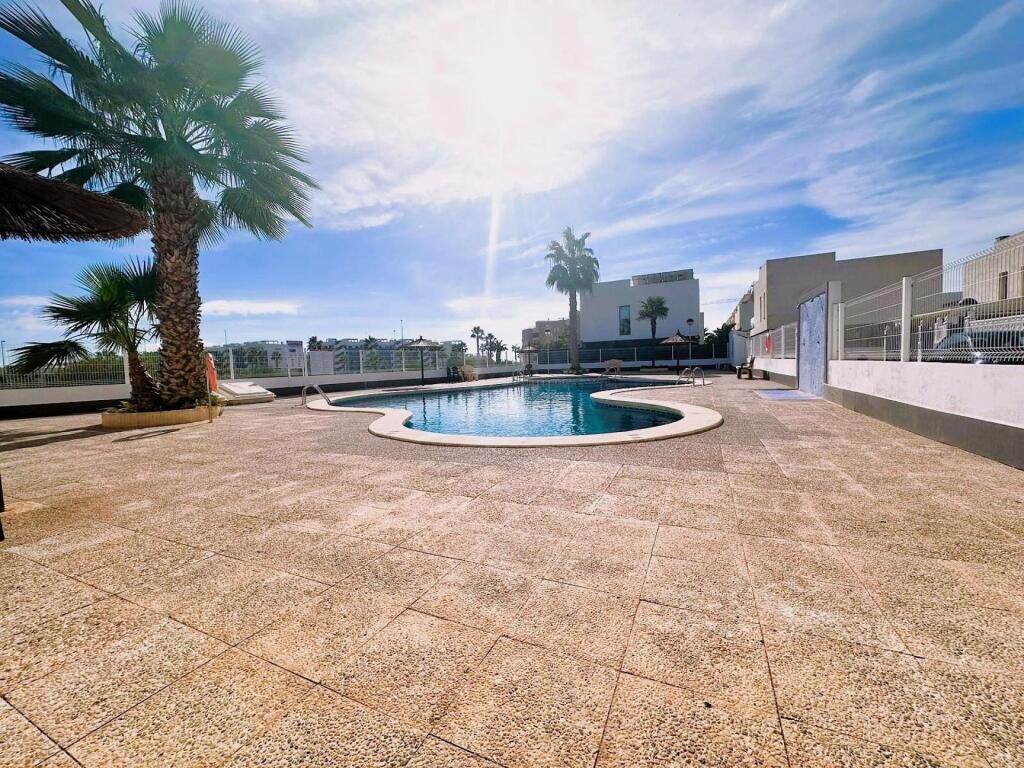 solárium y piscina comunitaria