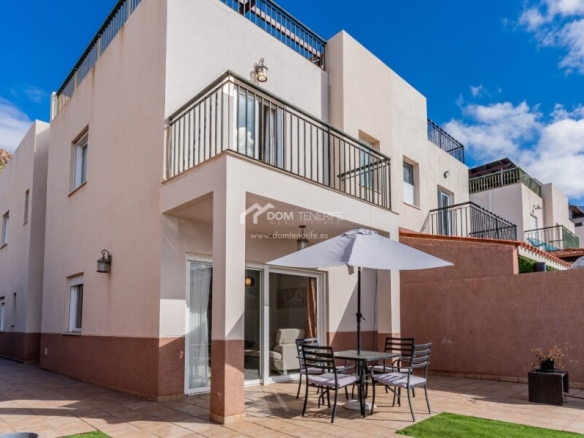Imagen 1 de Casa de pueblo en Venta en Adeje Santa Cruz de Tenerife
