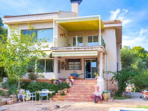 Imagen 1 de Chalet exclusivo con piscina