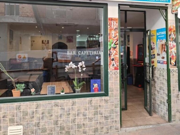 Imagen 2 de SE VENDE LOCAL DE RESTAURACIÓN EN PLENO FUNCIONAMIENTO EN ESTEPONA