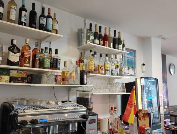 Imagen 3 de SE VENDE LOCAL DE RESTAURACIÓN EN PLENO FUNCIONAMIENTO EN ESTEPONA