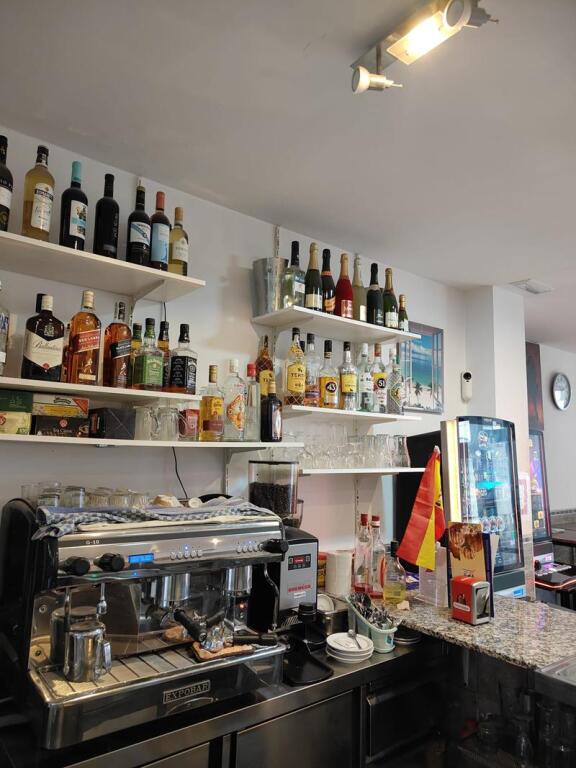 Imagen 3 de SE VENDE LOCAL DE RESTAURACIÓN EN PLENO FUNCIONAMIENTO EN ESTEPONA Imagen 3 de SE VENDE LOCAL DE RESTAURACIÓN EN PLENO FUNCIONAMIENTO EN ESTEPONA