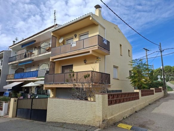 Imagen 2 de Casa-Chalet en Venta en Estartit Girona