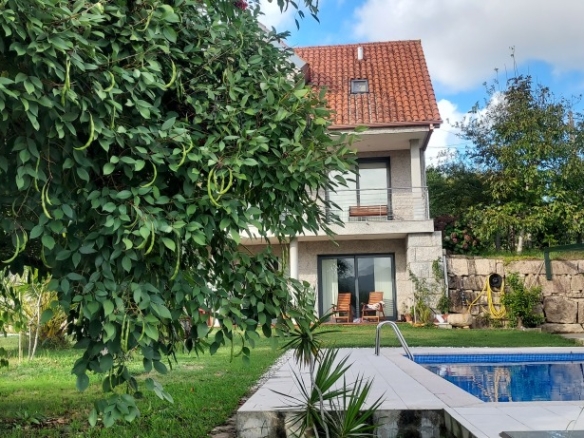 Imagen 4 de Casa-Chalet de Obra Nueva en Venta en Amorin Pontevedra