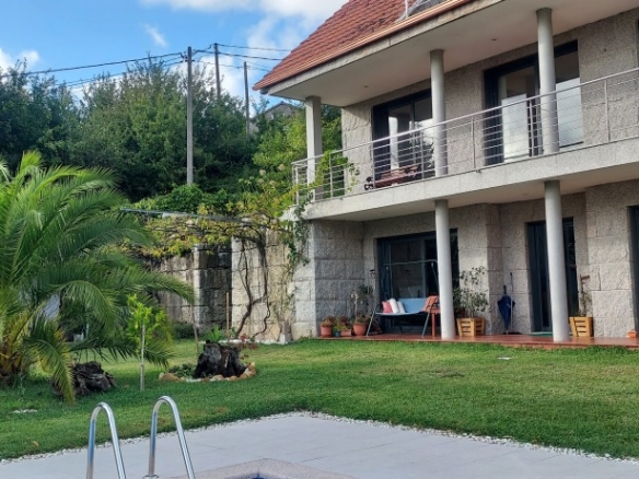 Imagen 1 de Casa-Chalet de Obra Nueva en Venta en Amorin Pontevedra