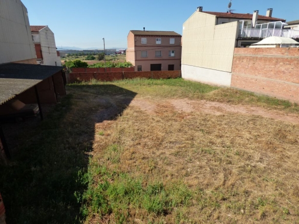 Imagen 1 de ¡OPORTUNIDAD! SOLAR DE 4463 M2 EDIFICABLES EN VENTA EN EL CENTRO DE SANTPEDOR ¡IDEAL CONSTRUCTORES!