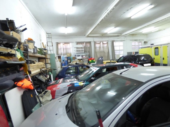 Imagen 3 de NAVE INDUSTRIAL EN VENTA EN EL CASCO URBANO DE MANRESA APTA PARA EDIFICAR