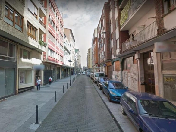 Imagen 2 de Edificio comercial en Torrelavega