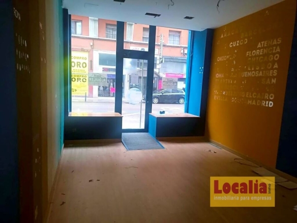 Imagen 3 de Local comercial diáfano en centro Torrelavega