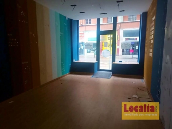 Imagen 4 de Local comercial diáfano en centro Torrelavega