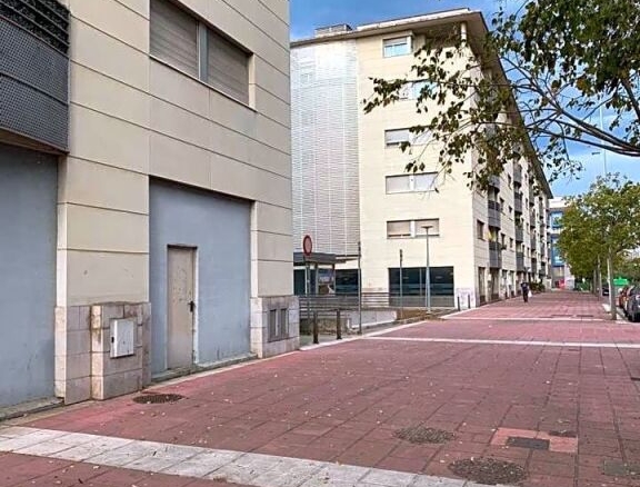 Imagen 3 de Local comercial en bruto junto a El Corte Inglés