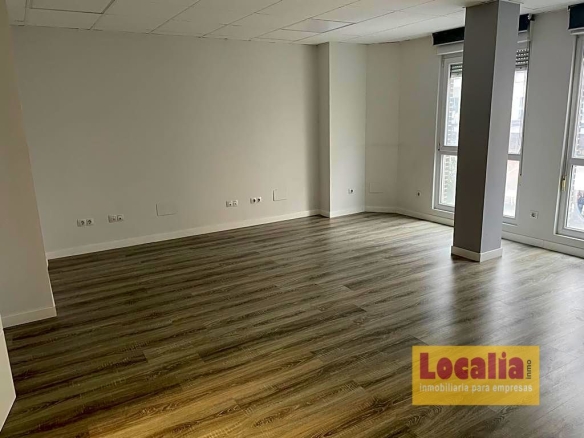 Imagen 1 de Oficina en edificio profesional en Torrelavega - El Club del Propietario Imagen 1 de Oficina en edificio profesional en Torrelavega