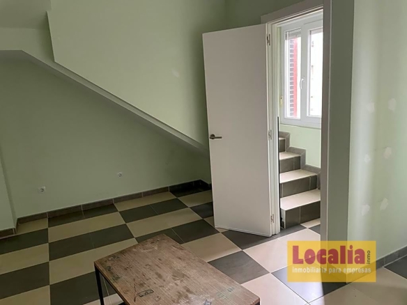 Imagen 3 de Oficina en edificio profesional en Torrelavega