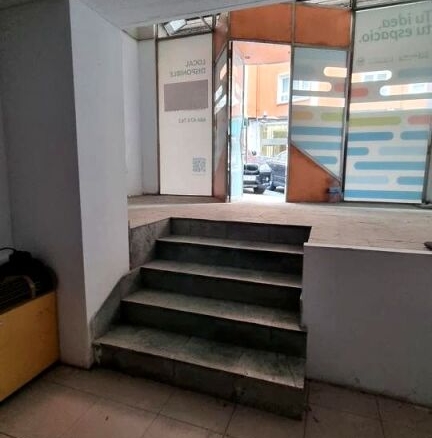 Imagen 4 de Amplio Local comercial en Santander