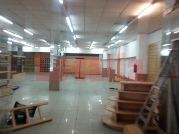 Imagen 3 de Local en alquiler en Torrelavega de 410 m2